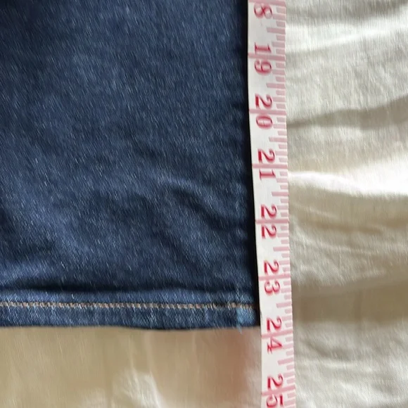 🎉 BOGO! 2/$12! J. Crew Essential Straight Jeans - Picture 6 of 7